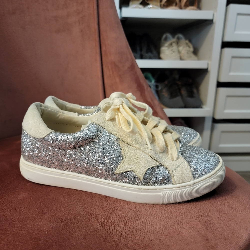 Womans glitter sneaker